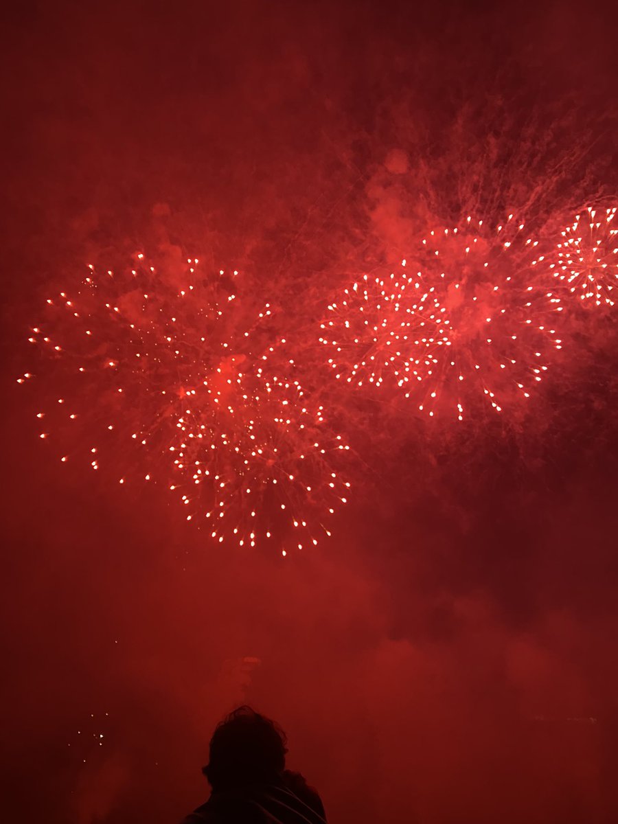 Rodwenriel's tweet image. Le mec sur la photo 😞