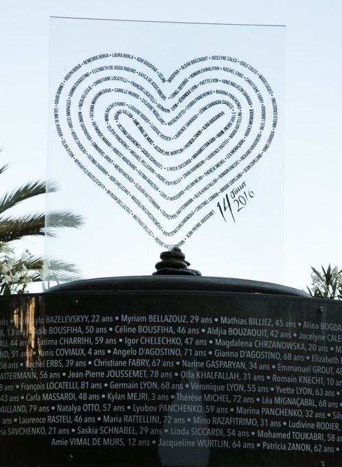 NewsReactLive's tweet photo. Il y a huit ans, le 14 juillet 2016, 86 personnes sont tragiquement décédées durant l'attentat de Nice. N'oublions pas, jamais.🕯️🙏 https://t.co/tdBwGz0qrm