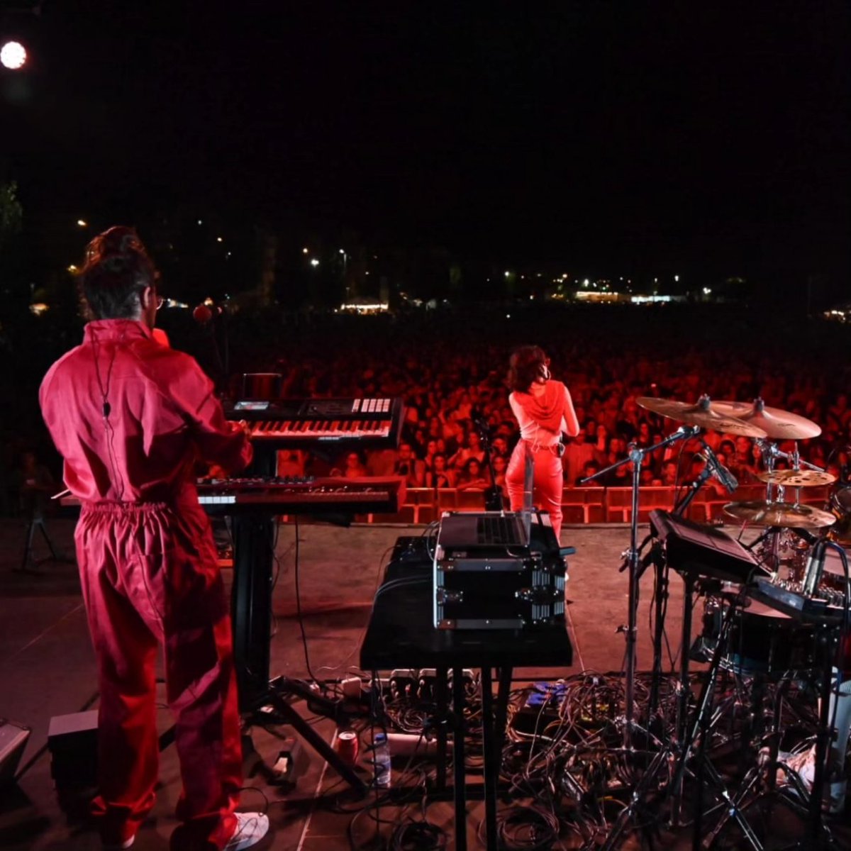 Ebf_Igualada's tweet photo. Tanquem el dissabte d'#ebfIGD amb un Night Glow especatcular amb el Parc Central ple de gom a gom, l'actuació sorpresa del dj @BURAKYETER i el concert de la @bandacocherojo! 🔥🔥
👉 Demà últim vol del festival, a les 6:30h al Parc Central! Us esperem! https://t.co/7KDW5CcwFh