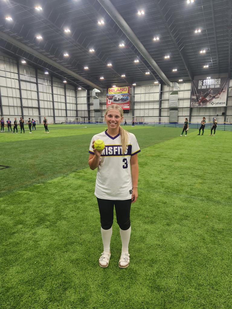 16uMn64294's tweet image. 🚨HOMERUN ALERT 🚨 @hadleywachal with a homerun today at TBK Sports complex Bettendorf, Iowa. 💪🏼@becker_bsbl #boomstick #shot #pulledit