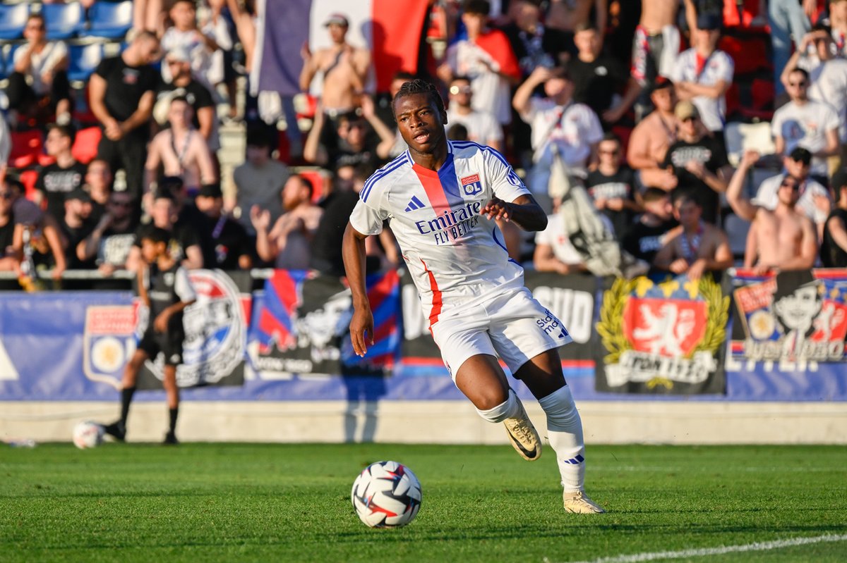 OL's tweet photo. 𝘓𝘦𝘴 𝘥𝘦́𝘣𝘶𝘵𝘴 𝘢𝘷𝘦𝘤 𝘭𝘦 𝘨𝘳𝘰𝘶𝘱𝘦 🆕🦁
#OLCDFC 📸 @DamienLGphoto https://t.co/Pqmk5hWcV8