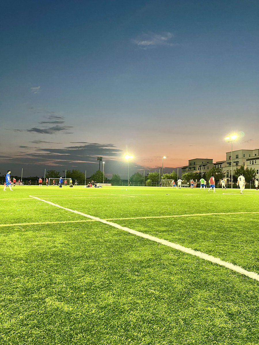 DavisonDistro's tweet image. Just a handful of activities more inspiring and enjoyable than watching our Padres. #WhatsOnTheMenu ?