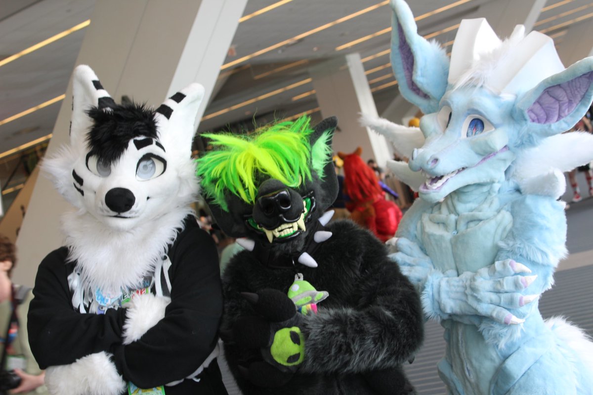 WHO ARE YOU SWIPING RIGHT ON 👀 
.
.
Fursuits : myself, <a href="/SleepySquamata/">☁Kiril☁</a> <a href="/poisonsart/">poisonsart 🔜 AC/BLFC</a> #anthrocon #anthrocon2024 #fursuit