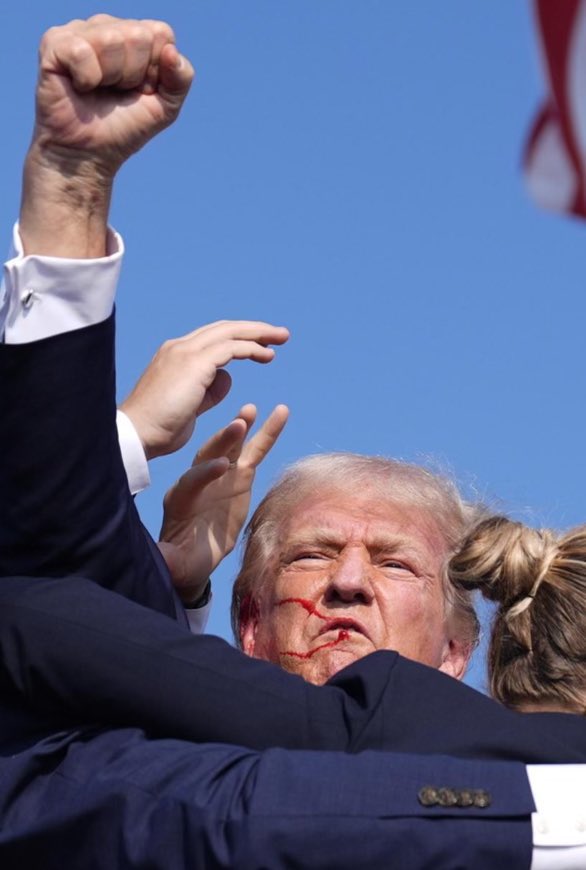 ColeeCole27's tweet photo. This is my President! https://t.co/HjmxmvUxg5