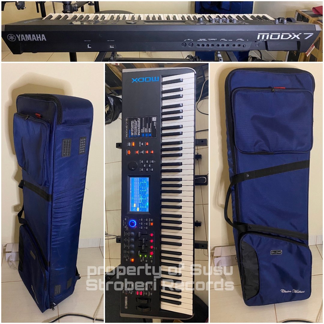 Somaainur's tweet photo. Jual santai gan, #Yamaha #Modx 7 bonus gigbag
Kelengkapan :
- Keyboard Yamaha Modx 7
- Adaftor Ori
- Gigbag dr case
- Dus dan buku² panduan (manual book)
Tdk terima antar², tes dan ambil barang di rumah saya yaa (jangan lupa bawa pedal sustain sendiri buat ngetes)
#jualkeyboard https://t.co/YWiullRtoW