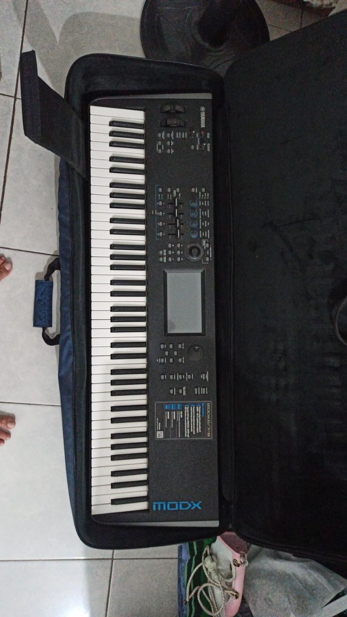 Somaainur's tweet photo. Jual santai gan, #Yamaha #Modx 7 bonus gigbag
Kelengkapan :
- Keyboard Yamaha Modx 7
- Adaftor Ori
- Gigbag dr case
- Dus dan buku² panduan (manual book)
Tdk terima antar², tes dan ambil barang di rumah saya yaa (jangan lupa bawa pedal sustain sendiri buat ngetes)
#jualkeyboard https://t.co/YWiullRtoW