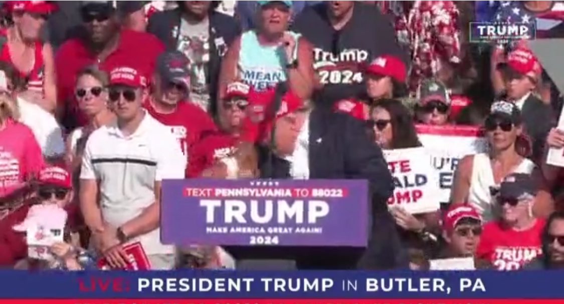 🔴 Disparos en un mitin de Trump. Aparentemente, intento de asesinato. Le habrían rozado la oreja según fuentes. El ex presidente fue escoltado y parece estar bien.