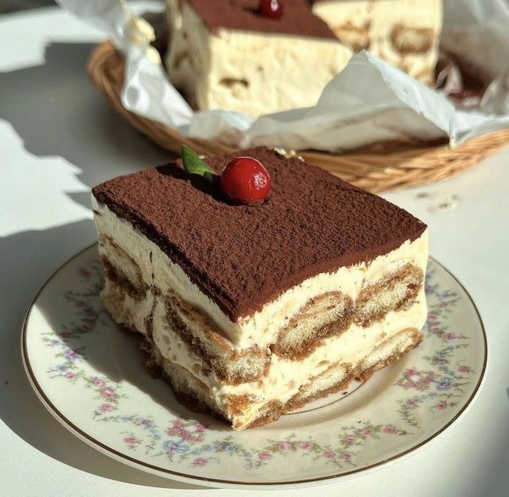 blehhidc's tweet photo. this or that food poll 🧵 
[ tiramisu edition ☕️🎂 ] https://t.co/6908tZ4HeI