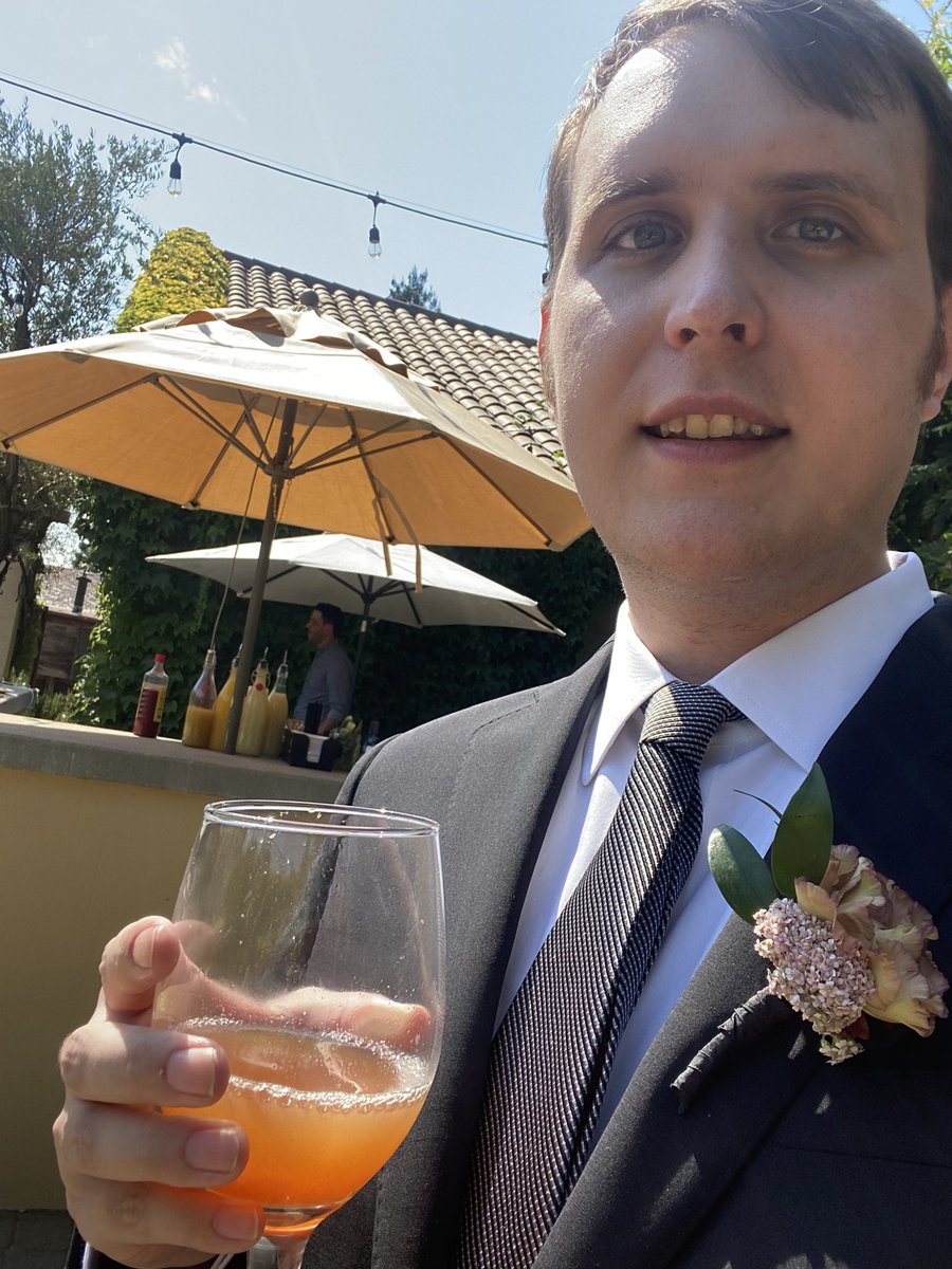 VVSDiamondsCoin's tweet image. My brother is about to get married, I hope he got her real VVS.Diamonds on the ring 💎💍

#VVS $VVS #VVSDiamonds #diamonds #crypto #fancy #SOL $SOL

I feel bad using this opportunity to shill my #coin but it’s relevant LOL

Look how nice the #wedding venue is, gorgeous