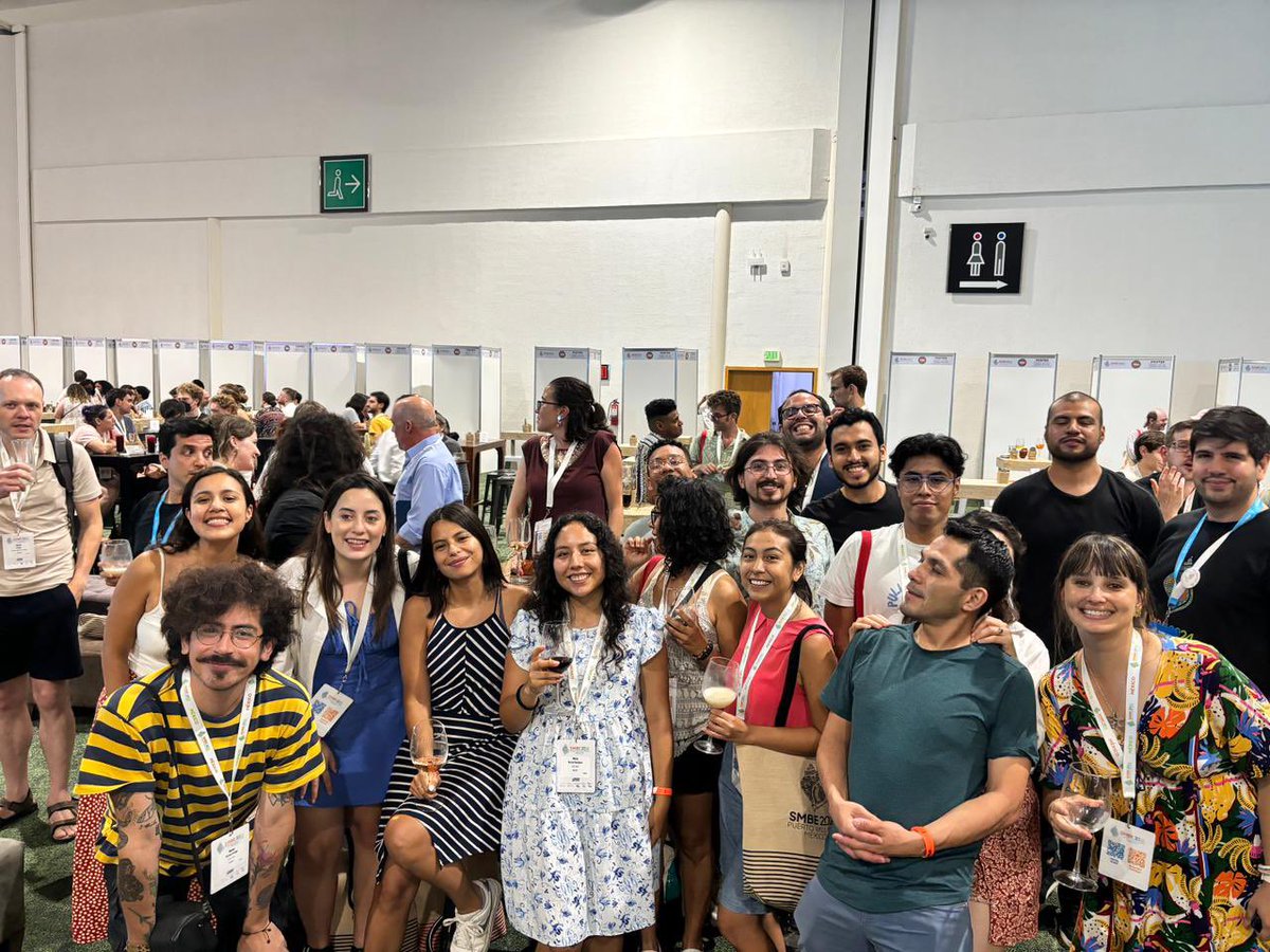 VVillaIslas's tweet image. What a lovely week attending #SMBE2024, with great scientists, talks, and posters. This is my first time with many of my colleagues in the same meeting ❤️. Thanks to the LOC for bringing SMBE to 🇲🇽