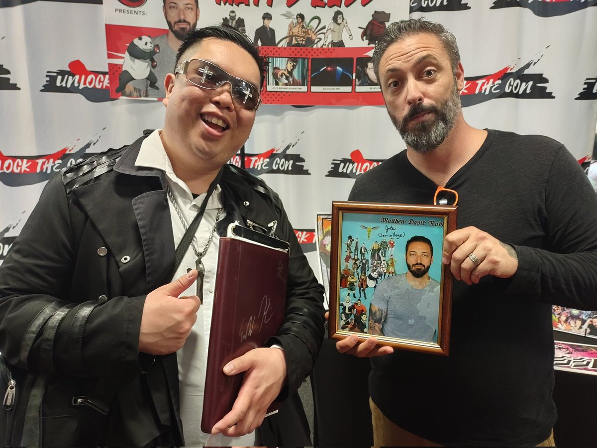 jericollage70's tweet photo. Just met @VoiceOfRudd today @UnlockTheCon! He was a really great guy to talk too! Plus he's a very awesome artist! It was nice to meet you Matthew! #UnlockTheCon #JujutsuKaisen #TowerOfGod #JoJosBizzareAdventure #MyHeroAcademia #OnePiece
Collage Credited By Me πΈ: @jericollage70 https://t.co/PaP3bHCvtS