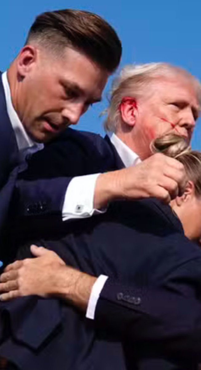 marcelvanhattem's tweet photo. Trump sofre atentado na Pensilvânia.
Mais uma vez tentam eliminar na força bruta e na violência quem não conseguem vencer no voto. https://t.co/yjAqPDdhlx