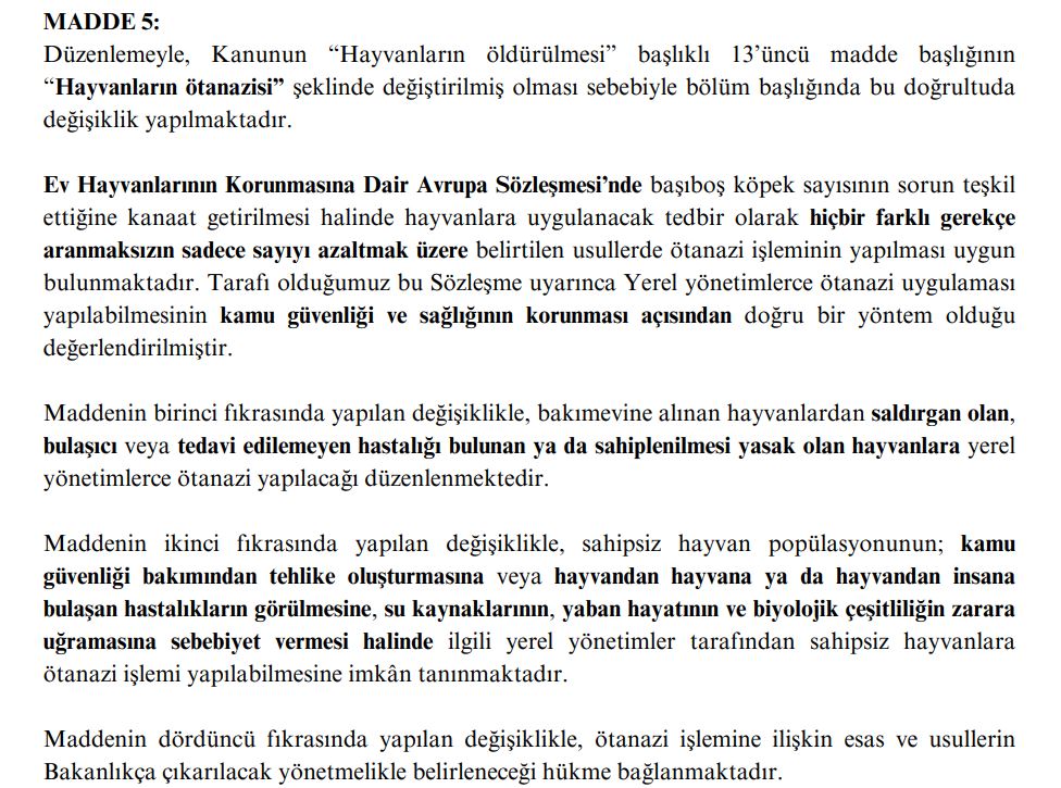 KraCrn's tweet photo. 🔴Komisyonda görüşmeleri devam eden yasa tasarısı, kedi- köpek başta olmak üzere bütün sokak hayvanlarını öldürmek için hazırlanmış bir katliam yasasıdır.
🔴Yasa tasarısının 5. maddesi sokak hayvanlarının hiçbir sebep gösterilmeden sadece sayıları arttığı gerekçesi ile öldürülmelerinin yolunu açmaktadır.
🔴15. madde de açıkça sokakta sahipsiz hayvan kalmayacağı yazılmış bu nedenle de ''yerel hayvan koruma görevlisi'' hükümleri kaldırılmışdır.

 Sonuç olarak;
Yasa tasarısı komisyondan geçer ve genel kurulda kabul edilirse sokağınızda yıllardır baktığınız kedinizi, köpeğinizi alacaklar ve öldürecekler. Ve bu durum süreklilik gösterecek. Çünkü bu katliam yasasında üretimi engellemek için tek bir cümle dahi yok. Kısırlaştırma ile kolaylıkla üstesinden gelinebilecek bir konuyu bu şekilde çıkmaza sokup katliam planlayacak kadar kana susayanların çoluk-çocuk düşündüğüne inanıyor musunuz?

#YasaDeğilCinayet
#KediKöpekKatliamınaDurDe