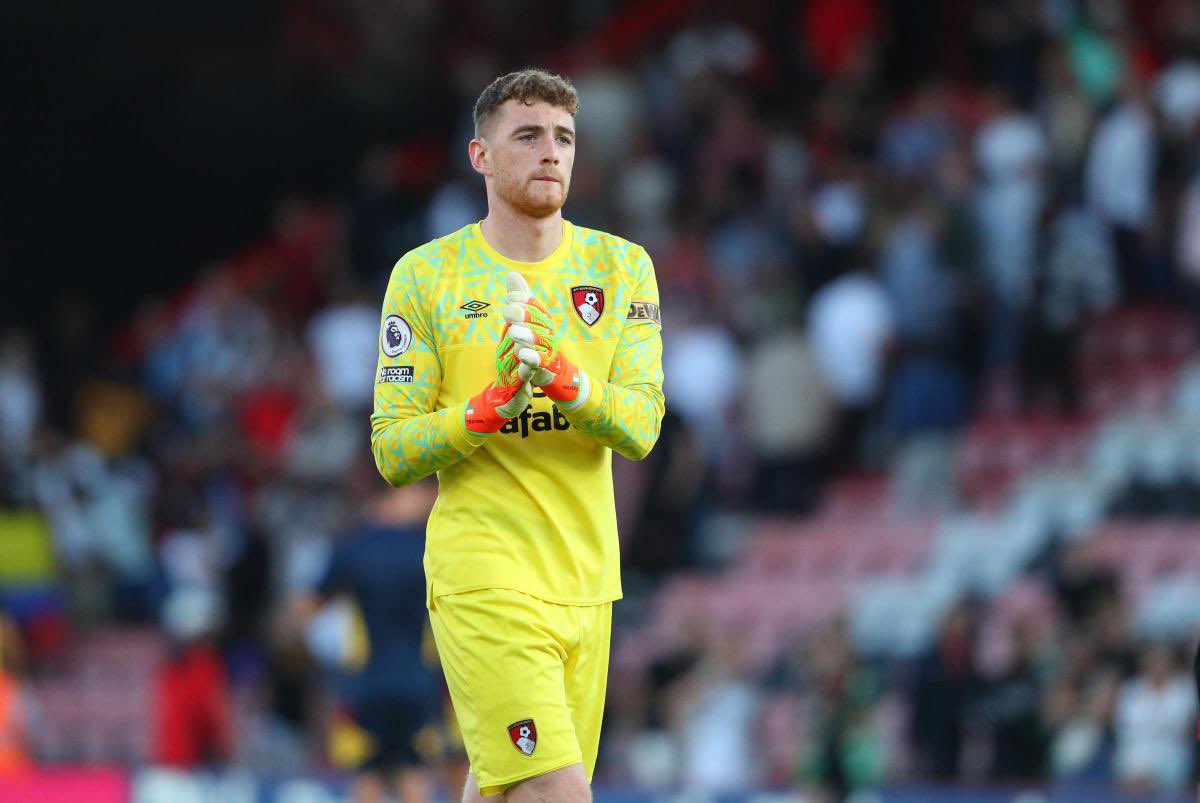🌖🗞️| 🗞️ Burnley are interested in former Fulham goalkeeper Marek Rodák, but the 27-year-old’s wages have proven to be a stumbling block. 

The Club are also keen on Bournemouth’s Mark Travers.

Both ‘keepers have been managed by Scott Parker.

[<a href="/reluctantnicko/">Alan Nixon</a>]

#TwitterClarets