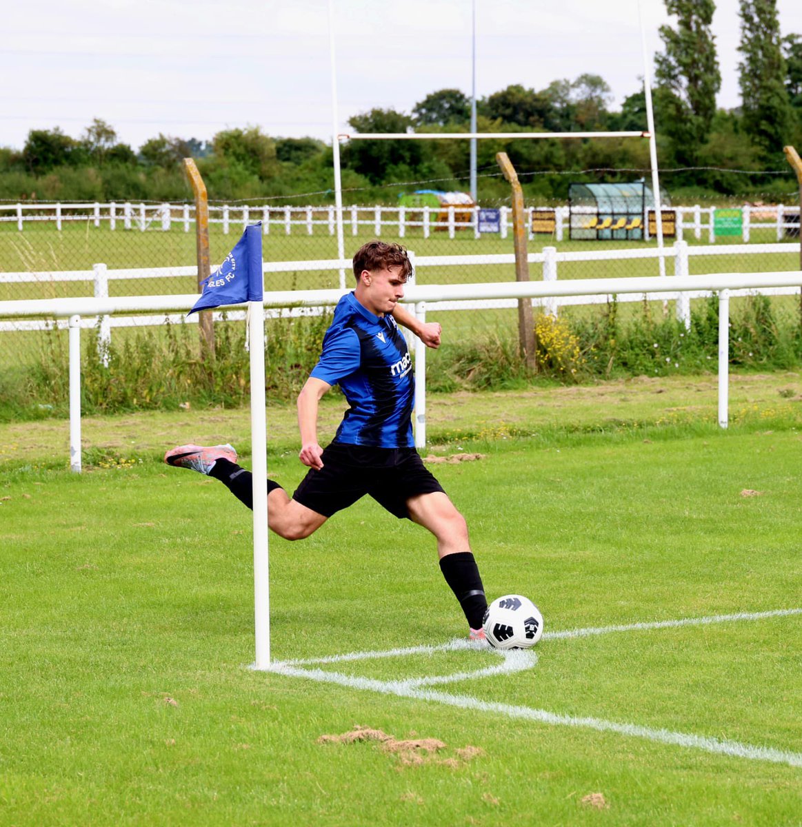 LGCEaglesFC's tweet photo. A few shots from yesterday’s 3-1 win against Hoddesdon📸 https://t.co/gf4VtFLeCp