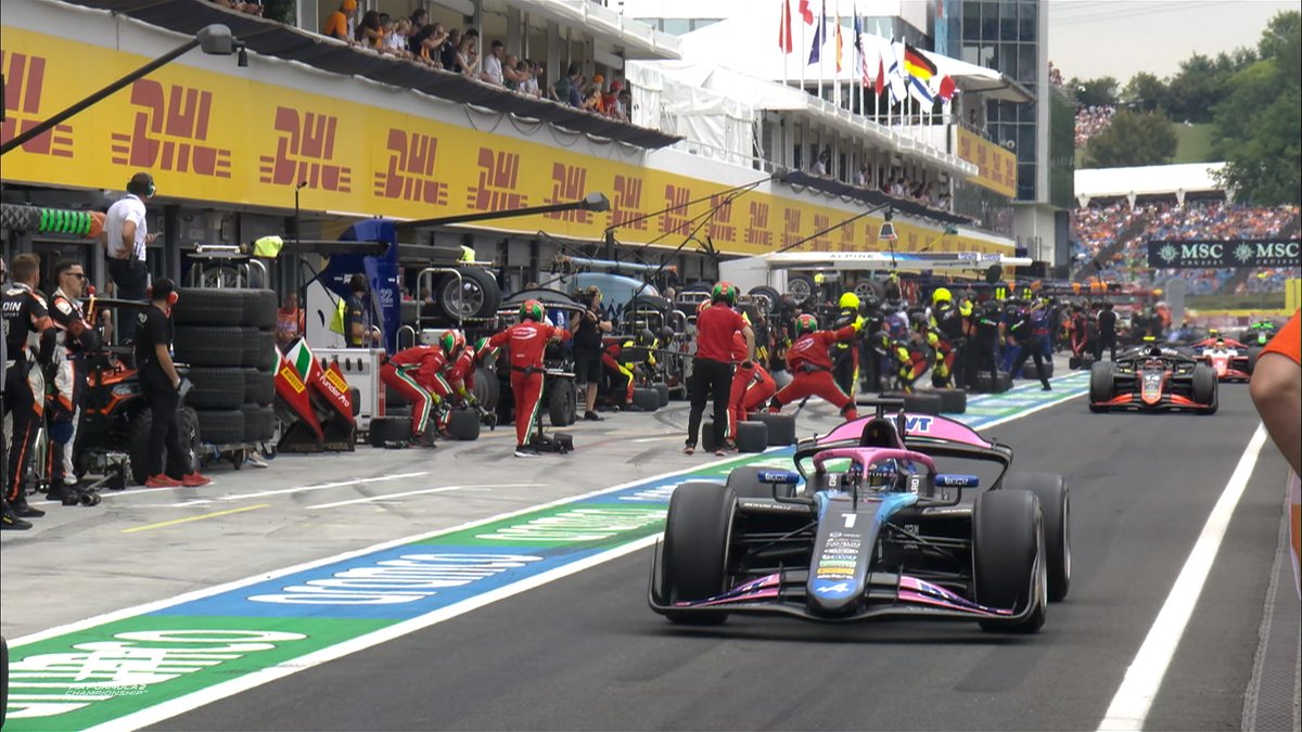 Martins en el pitlane. Fuente: Twitter Fórmula 2