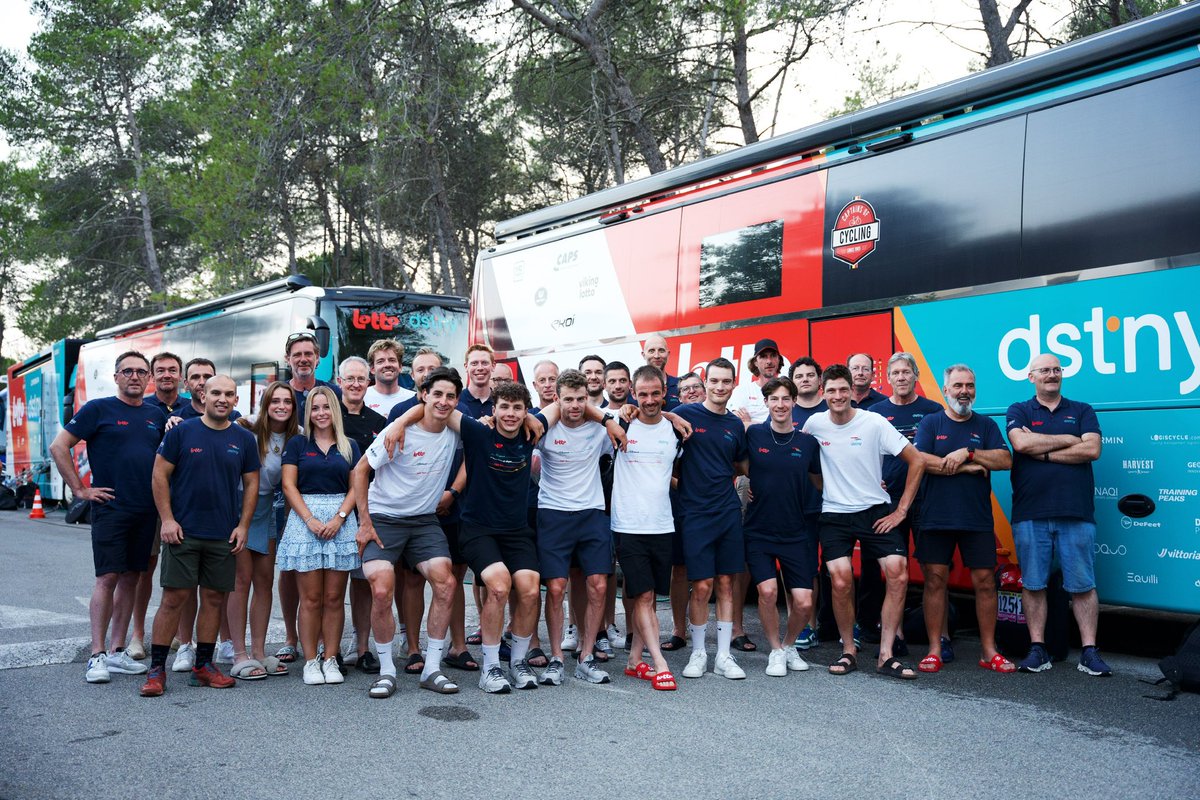 #TDF2024

The Tour de France squad made it to Nice 💛🙌

Picture: Iñigo Lemon