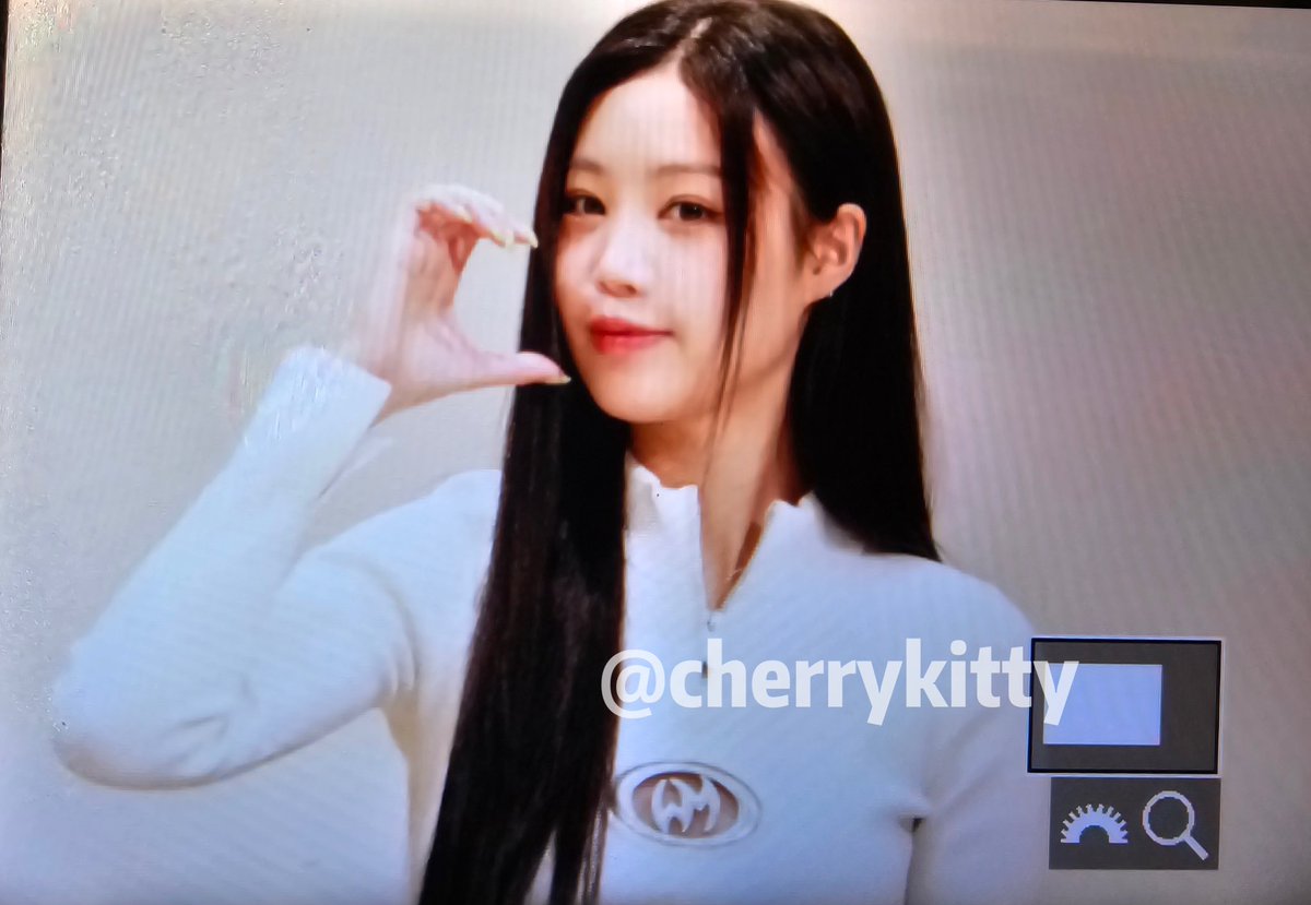 cherrykitty_ssj's tweet photo. 240721 KM SOOJIN’s coffee time pre

◤ 𝐃𝐨 𝐍𝐨𝐭 𝐄𝐝𝐢𝐭 &amp; 𝐑𝐞𝐦𝐨𝐯𝐞 𝐋𝐨𝐠𝐨 ◢
◤ 𝐅𝐮𝐥𝐥 𝐢𝐦𝐚𝐠𝐞𝐬 𝐢𝐬 𝐨𝐧 𝐓𝐰𝐢𝐭𝐭𝐞𝐫 ◢

#SOOJIN #수진 #서수진 https://t.co/Mg2KBVe43c