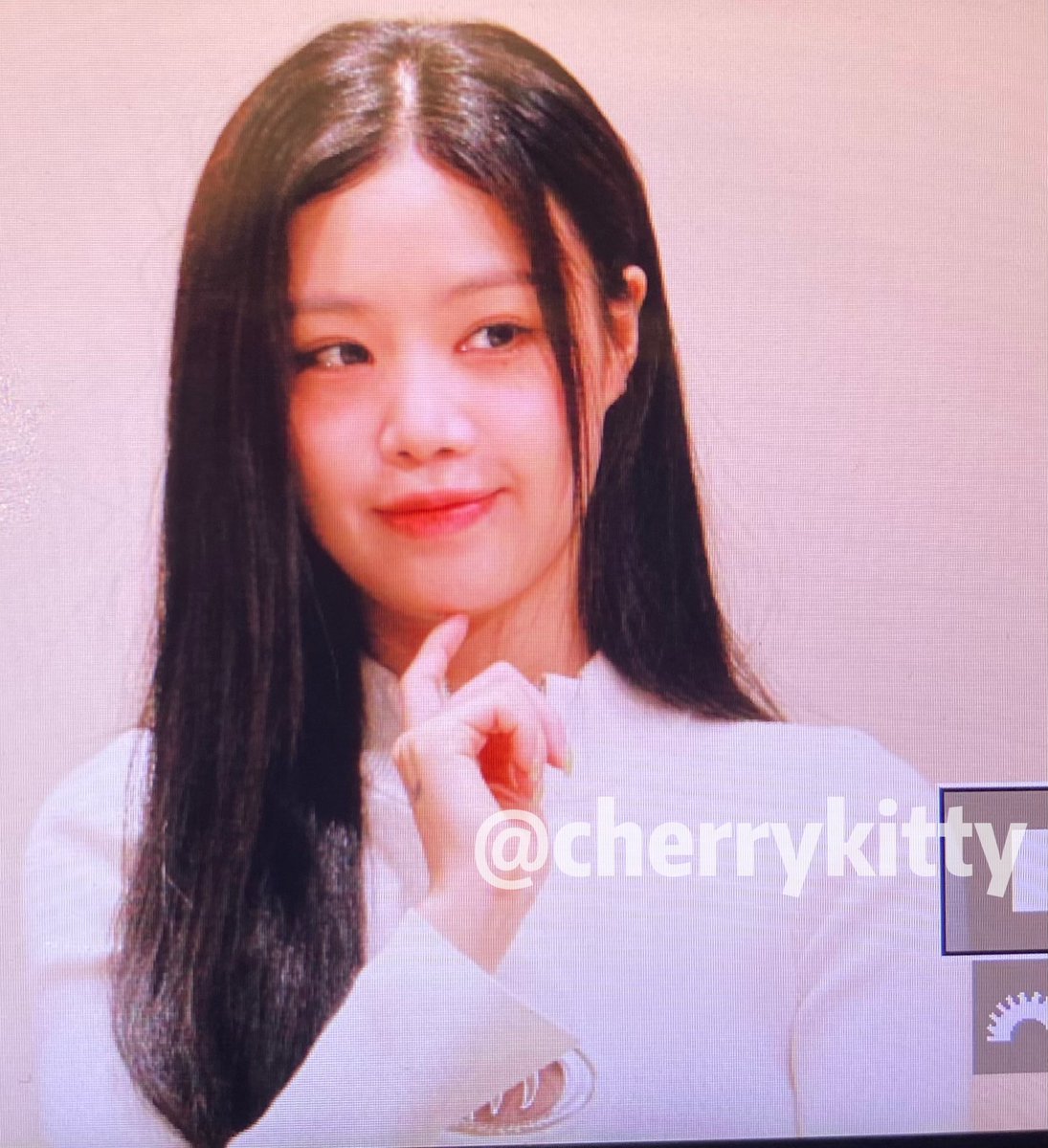 cherrykitty_ssj's tweet photo. 240721 KM SOOJIN’s coffee time pre

◤ 𝐃𝐨 𝐍𝐨𝐭 𝐄𝐝𝐢𝐭 &amp; 𝐑𝐞𝐦𝐨𝐯𝐞 𝐋𝐨𝐠𝐨 ◢
◤ 𝐅𝐮𝐥𝐥 𝐢𝐦𝐚𝐠𝐞𝐬 𝐢𝐬 𝐨𝐧 𝐓𝐰𝐢𝐭𝐭𝐞𝐫 ◢

#SOOJIN #수진 #서수진 https://t.co/Mg2KBVe43c