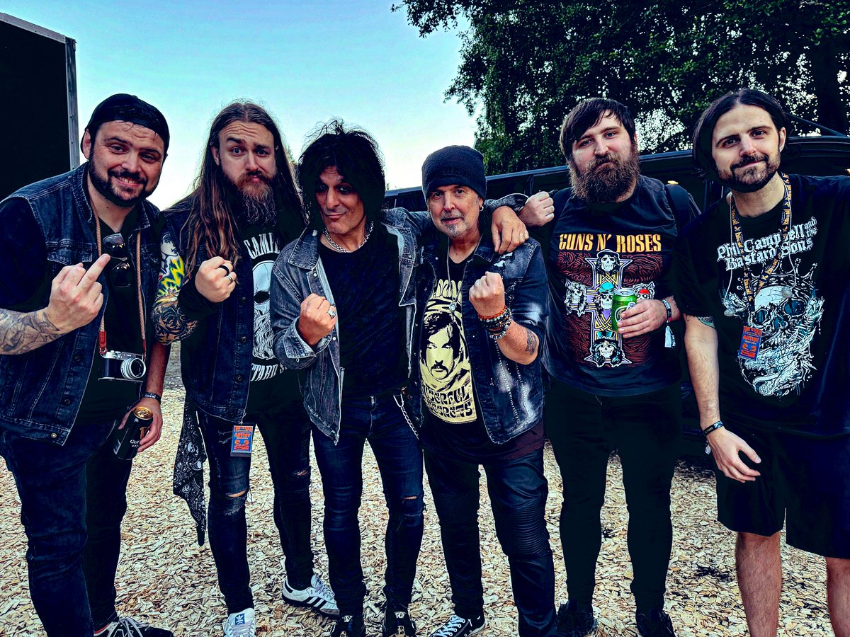 SteveConteNYC's tweet photo. With Phil Campbell & sons - The Bastard Sons actually - after our shows at the Time To Rock festival in Sweden, recently. (The long haired guy actually isn’t his son, he’s the lead singer.)
#philcampbell #guitar #philcampbellandthebastardsons #motorhead #timetorock #steveconte https://t.co/pwW8nKoVD9