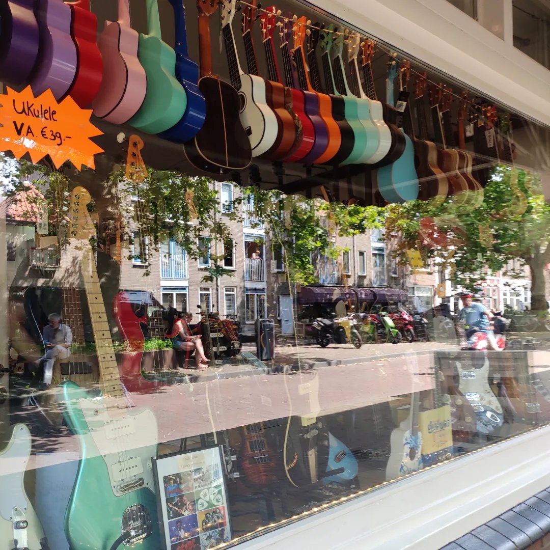 SwatiSarangi10's tweet photo. Went to Delft Guitar shop yesterday to buy an Ukulele, only to order one from Amazon! 😄 There were limited options of Concert Ukulele which were in my budget.
Nevertheless, found these beautiful scenes on the way! Couldn't resist myself to capture.
#nature #DutchSummer https://t.co/ggYItORQKb