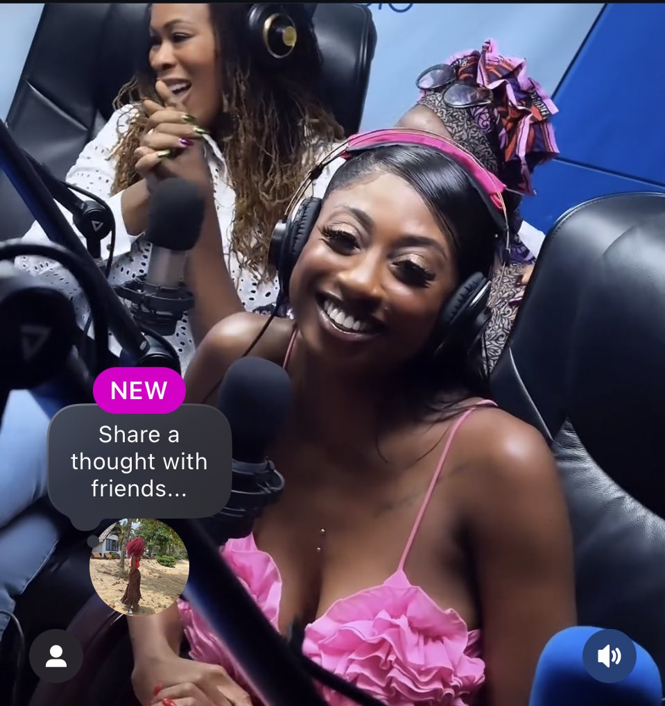 DeelightsTags's tweet photo. @OfficialDoyin_ takes her love for podcast to the next and higher level. This is so nice and thoughtful 🥰💗. Congratulations Queen, we wish you all the best on this new journey and will definitely be here to listen and support all the way. Deelights are PROUD OF YOU. ☀️ https://t.co/ji17ian7U3