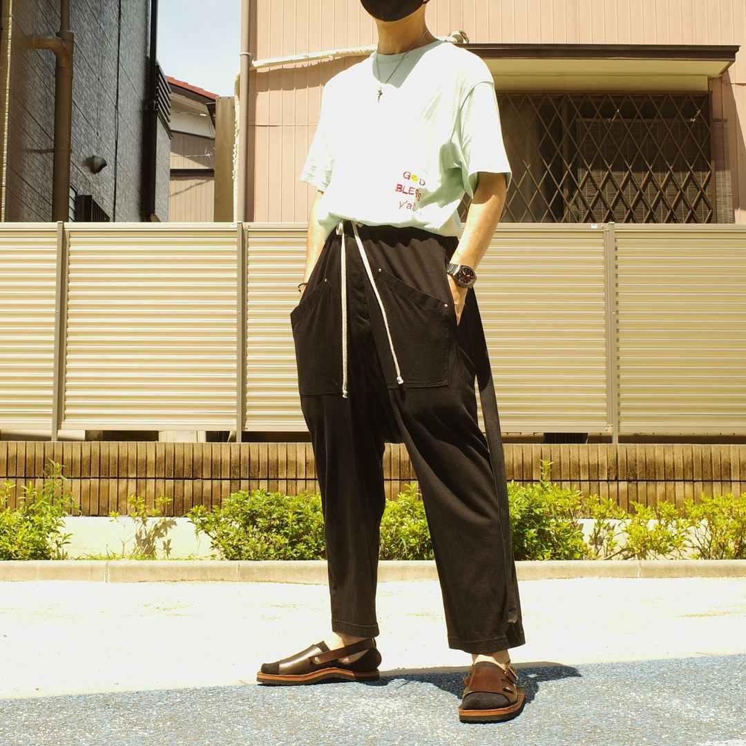 shunya9523481's tweet photo. ダークシャドウにユッタのサンダル、ティー(TTT_MSW)のTシャツ。
#GR3 #TTT_MSW #RickOwensDRKSHDW #JuttaNeumann https://t.co/VKevfbX3A1