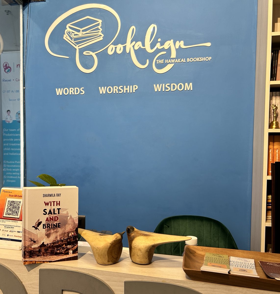 HawakalP's tweet photo. New Arrivals at #Bookalign!

1. Sharmila Ray's With Salt and Brine
2. Bibhas Roy Chowdhuryy's Poem Continuous: Reincarnated Expressions (10th-Anniversary Edition)
3. Kanupriya Rathore's Desert Road
4. Sreeja Konar's Kolkata on English Non-Fiction Book Covers