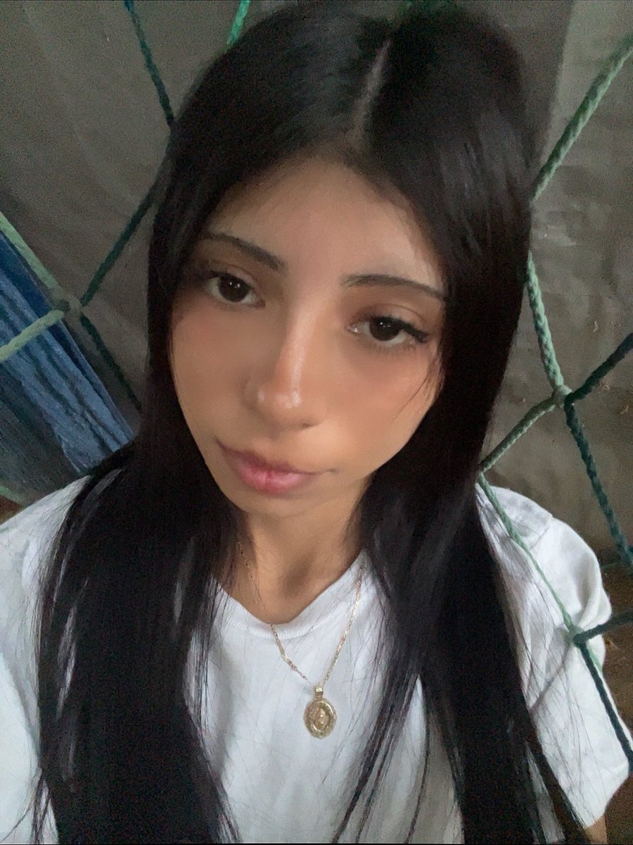 officallyylupee's tweet photo. 👩‍❤️‍💋‍👩 https://t.co/JNrfYpJi0c
