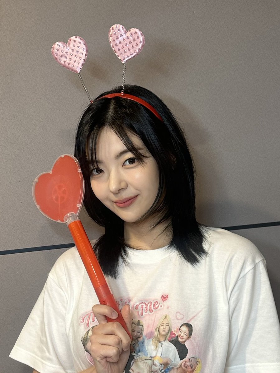 ITZY tweet media