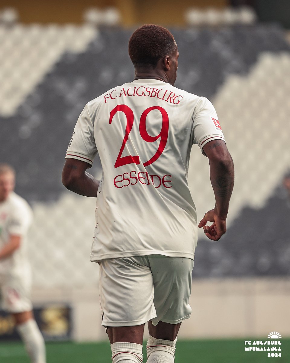 FCAugsburg's tweet photo. #YSCFCA ๐ธ @YoungAfricansSC https://t.co/tqWDiLnAAl