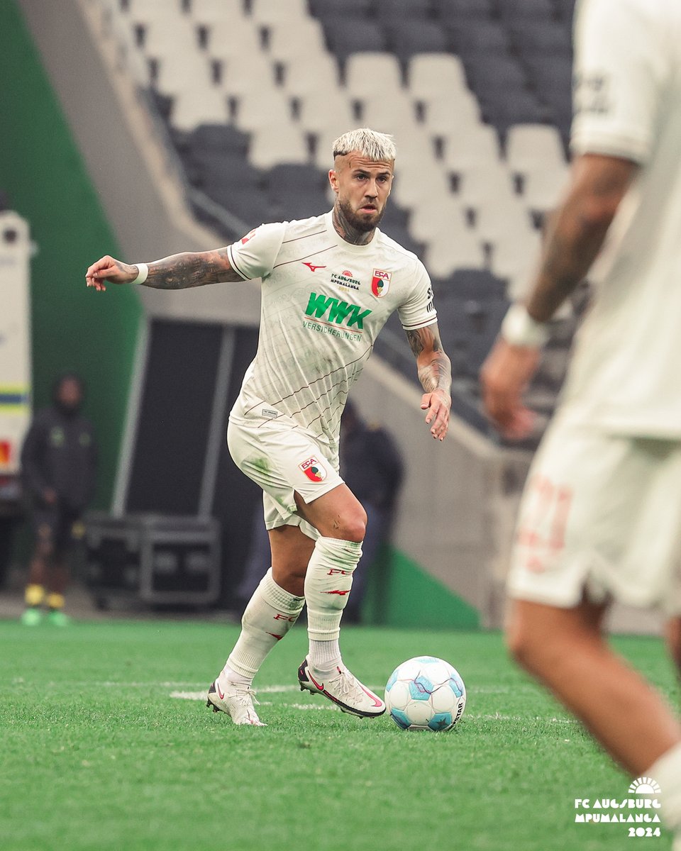 FCAugsburg's tweet photo. #YSCFCA ๐ธ @YoungAfricansSC https://t.co/tqWDiLnAAl
