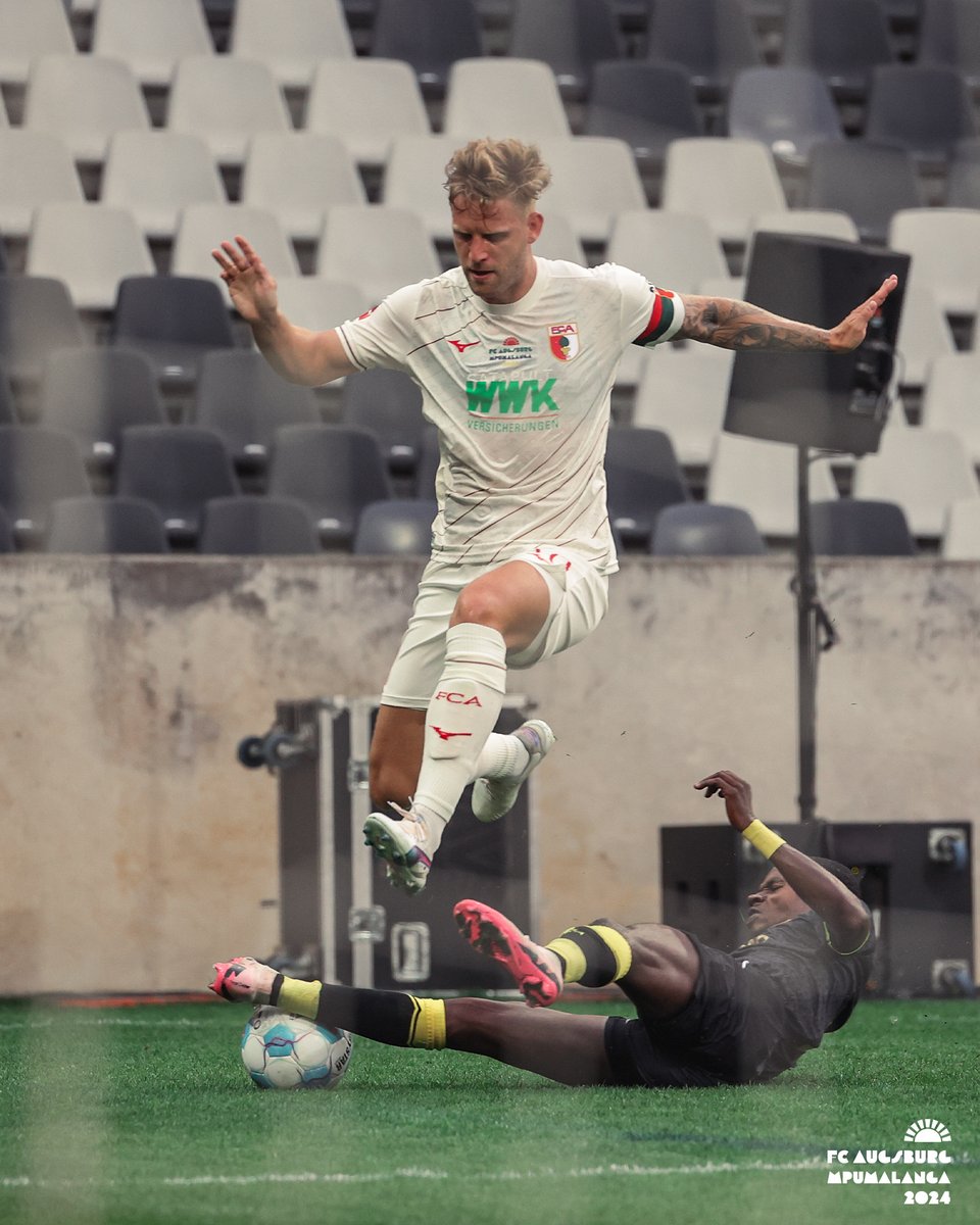 FCAugsburg's tweet photo. #YSCFCA ๐ธ @YoungAfricansSC https://t.co/tqWDiLnAAl