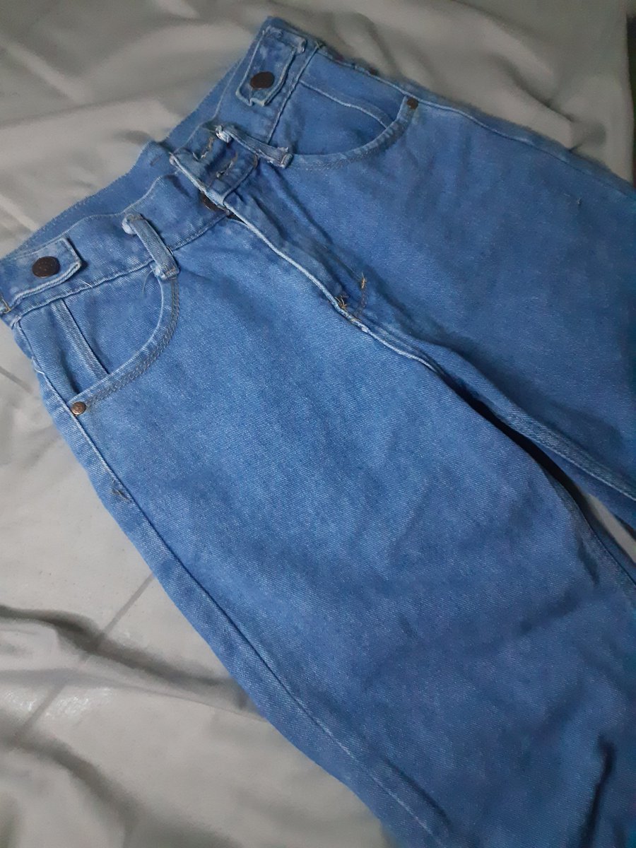 bctbingits's tweet photo. ✨ jeans highwaist ✨

Seneng banget nemu jeans highwaist bagus, bahannya ga kaku, aku suka banget sama cuttingannya. Udah gitu harganya cuma 90ribuan ajaa 😭😭

bb/tb ku 43/160 yaa
Aku beli ukuran 27 warna medium blue

🔗https://t.co/rNlVtE2DXn🔗 https://t.co/4SGT0r2tQK