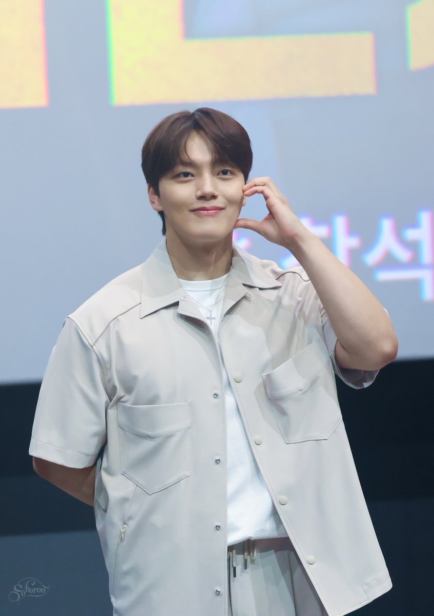 S0borooo's tweet photo. 언제더라요,,, 볼하트 잘해요 https://t.co/LqMJOnGUzP