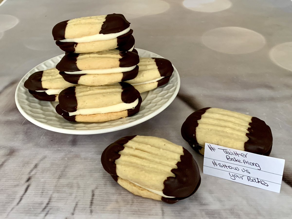 marybethxx6's tweet photo. It’s years since I made Viennese fingers #notsurewhy 🤔 recipe by baking with granny #showusyourbakes #twitterbakealong @thebakingnanna1 @Rob_C_Allen @FirstTMaster 💜💜💜 https://t.co/wkyAUBTqWa