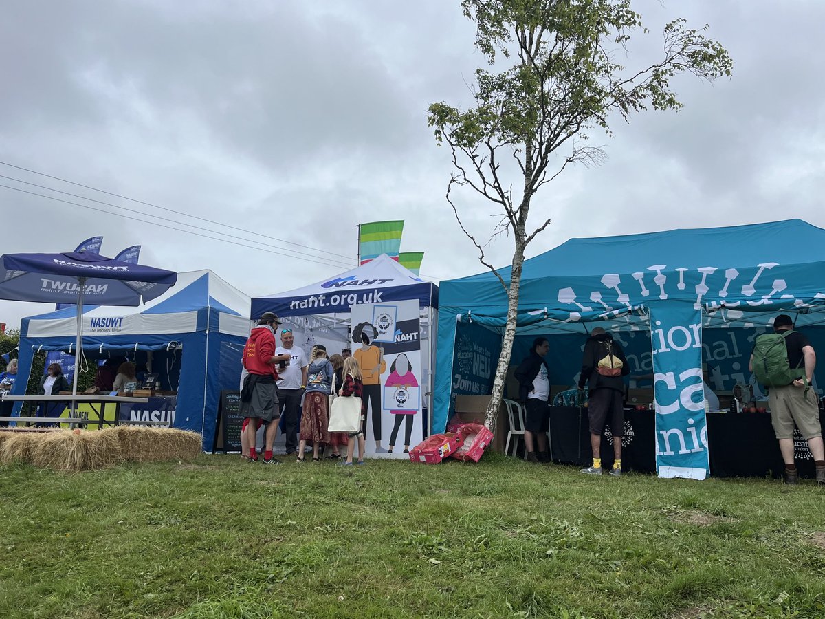 rob_kelsall's tweet photo. Great to see the education unions ⁦@NASUWT⁩ ⁦@NEUnion⁩ ⁦@NAHTnews⁩ working together ⁦@TolpuddleFest⁩ - looking forward to the joint fringe ⁦@PaulWhiteman6⁩ ⁦@DanielKebedeNEU⁩ ⁦@PatrickR_NASUWT⁩ ‘how do we fix our education system’ https://t.co/TcYJBFD3r7