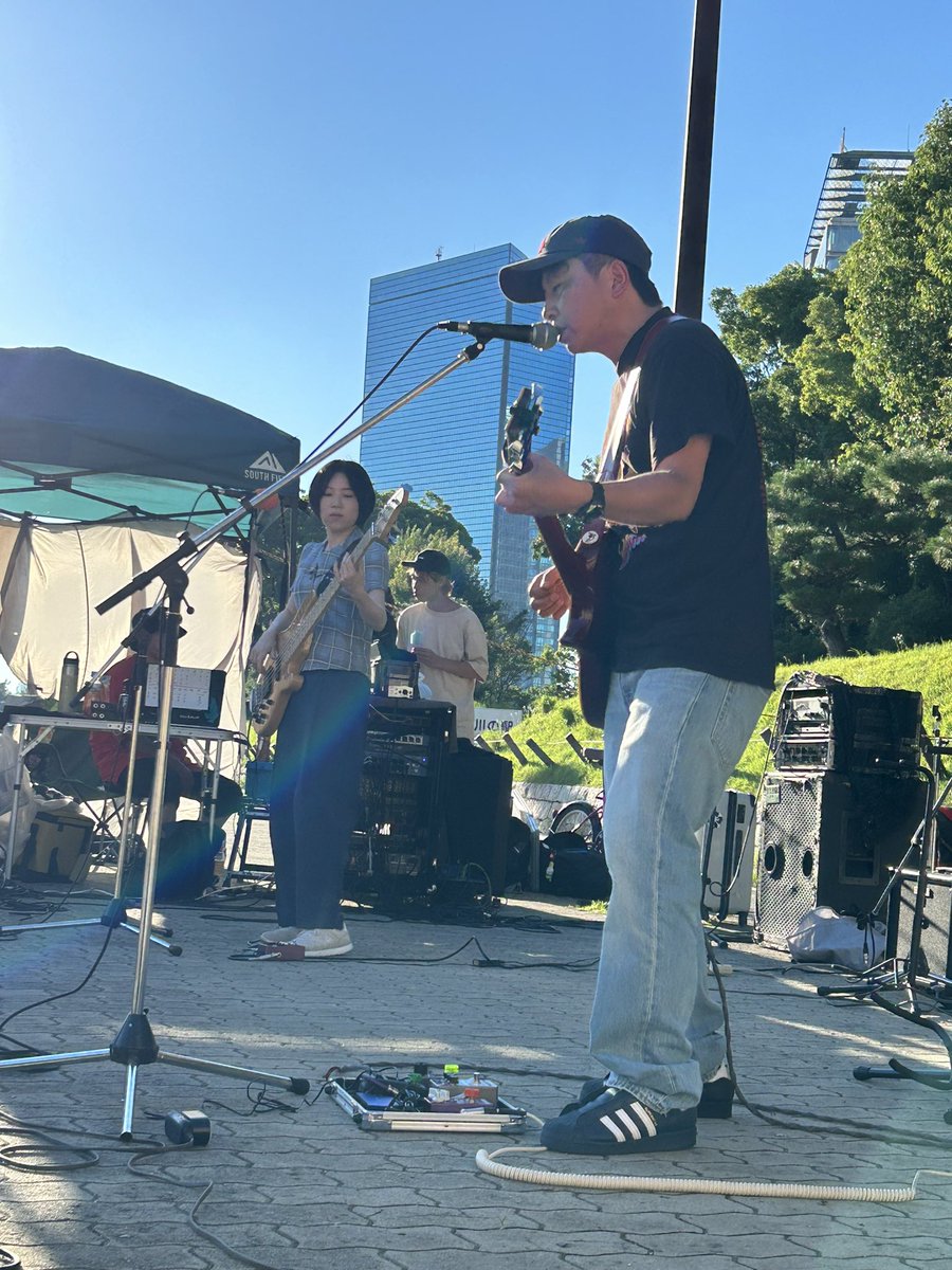 sonicform1's tweet photo. 🏯/城天ストリート🏯

8組目

『✨SUGAR SPOT✨』

安定感のある演奏と力強い歌声で
魂に響く楽曲を披露してくれました‼︎

本日のトリに相応しい盛り上がりでした❗️❗️

#SUGARSPOT
#城天
#大阪城公園
#大阪城ホール
#フリーライブ https://t.co/9L4QOpvxPc