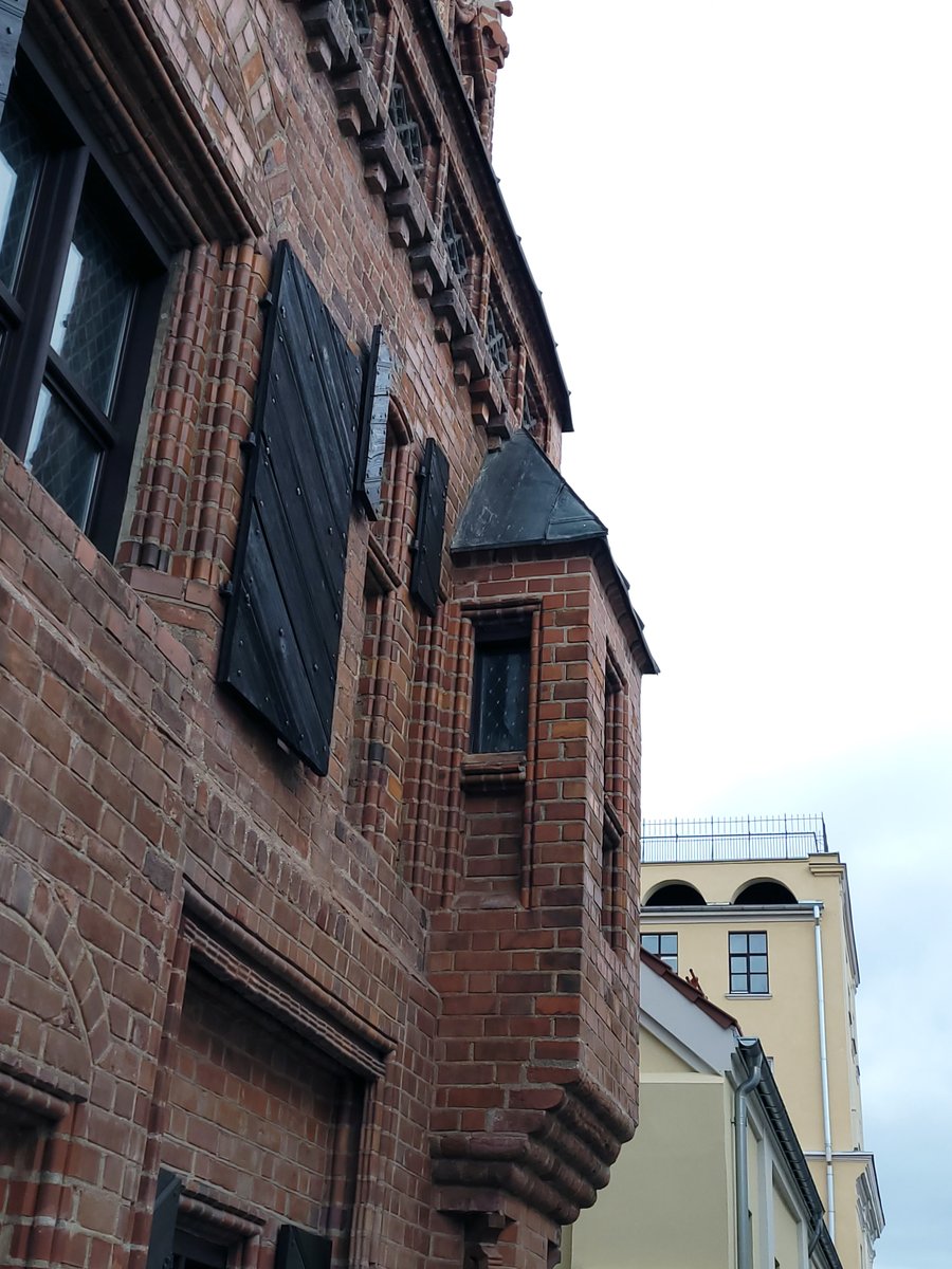 present_inn's tweet photo. #House of #thunder. These #walls made of #red bricks could store a substantial amount of #energy. 
#Travel #architecture #ExploreMore #edge #tourism #OldWorld #HiddenGems #photographylovers #建築 #観光 #赤 #角 #リトアニア #여행하다 #건축학 #숨겨진 #사진술 #리투아니아 https://t.co/CzFj9jvh2q