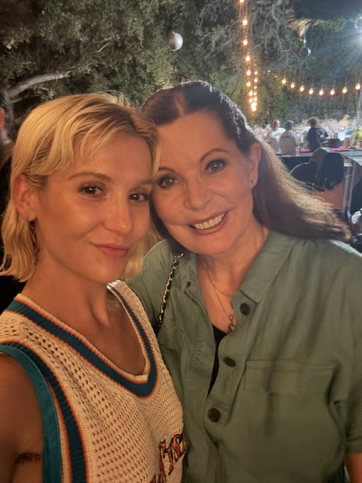 At the annual charity event for animals, &ldquo;Vice Is Nice&rdquo; earlier tonight. It was so lovely to see you<a href="/tag/milfmonday"class="tags"><span>#milfmonday</span></a>