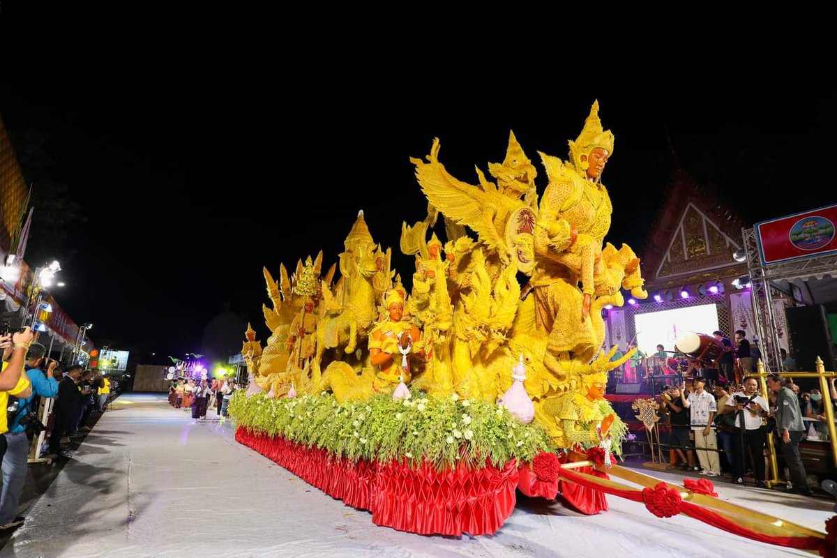 IndiainThailand's tweet photo. DCM Paulomi Tripathi attended  the grand celebration of #CandleFestival at Ubon Ratchathani marking the beginning of Buddhist Lent. Vibrant parade showcasing the rich cultural heritage of Isan region also reflect centuries of cultural exchanges between 🇮🇳 &amp; 🇹🇭 https://t.co/xy8663fcP4