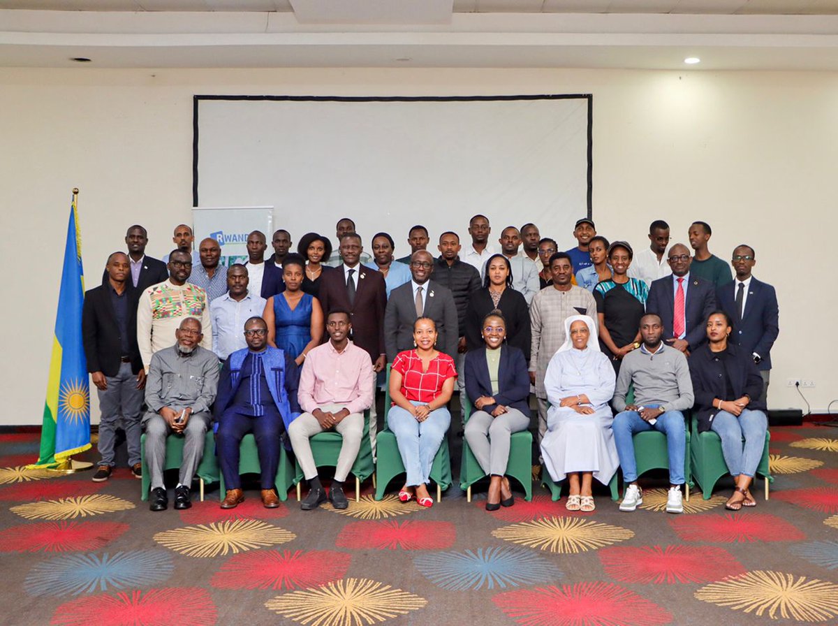 Last night on the sidelines his visit to Ghana for the #AUMYCM ...