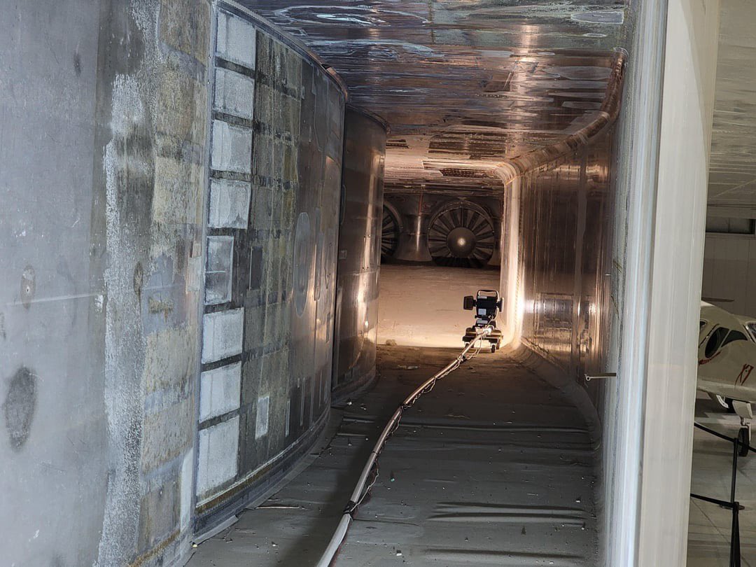 Fighterman_FFRC's tweet image. Rarely seen XB-70 Valkyrie air inlet interior photo taken by USAF Museum Volunteer Jason Wysong