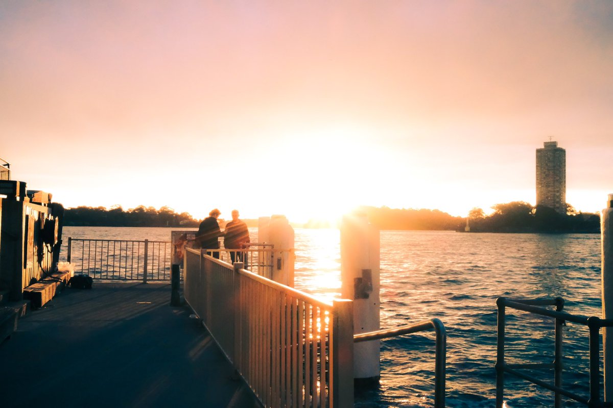 oksnap_'s tweet photo. Sydney sunset 🌅 https://t.co/Z8uhETYO2H