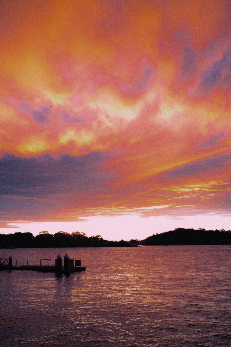 oksnap_'s tweet photo. Sydney sunset 🌅 https://t.co/Z8uhETYO2H