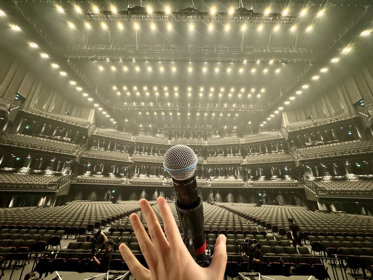 kiryuintw's tweet photo. ゴールデンボンバー全国ツアー
#金爆はどう生きるか
本日ついにファイナル🗓️sold out🙏
骨折する覚悟と気合いで挑んで燃え尽きて明日昼過ぎに起きるつもり🔥
有料配信有り📱
最後ちょっとだけ見れる無料YouTube LIVE配信も有り📱
https://t.co/AQSR5bMIaP

頑張ります！皆さん宜しくお願いします(^-^) https://t.co/JPBvgoEoej