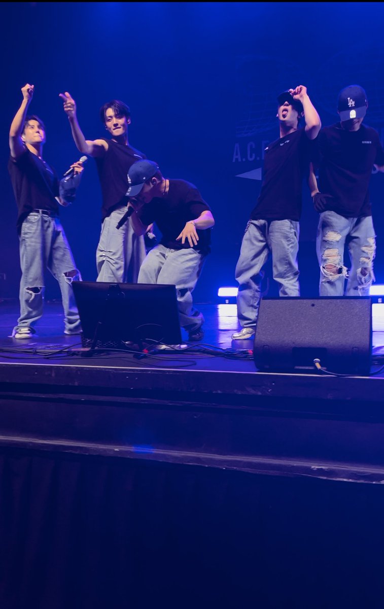 sehyoonsmiless's tweet photo. It felt like it was the first time, super fun they really know to make the crowd scream. Super fun! I guarantee if any person standing in the concert wasnโt a fan they would be in no time.
#Rewinding_ACE #ACE_2024USTour_REWINDUS #ACE_REWINDUS #FindMyCHOICE
#ACE #์์ด์ค https://t.co/UtXPq7l4OM