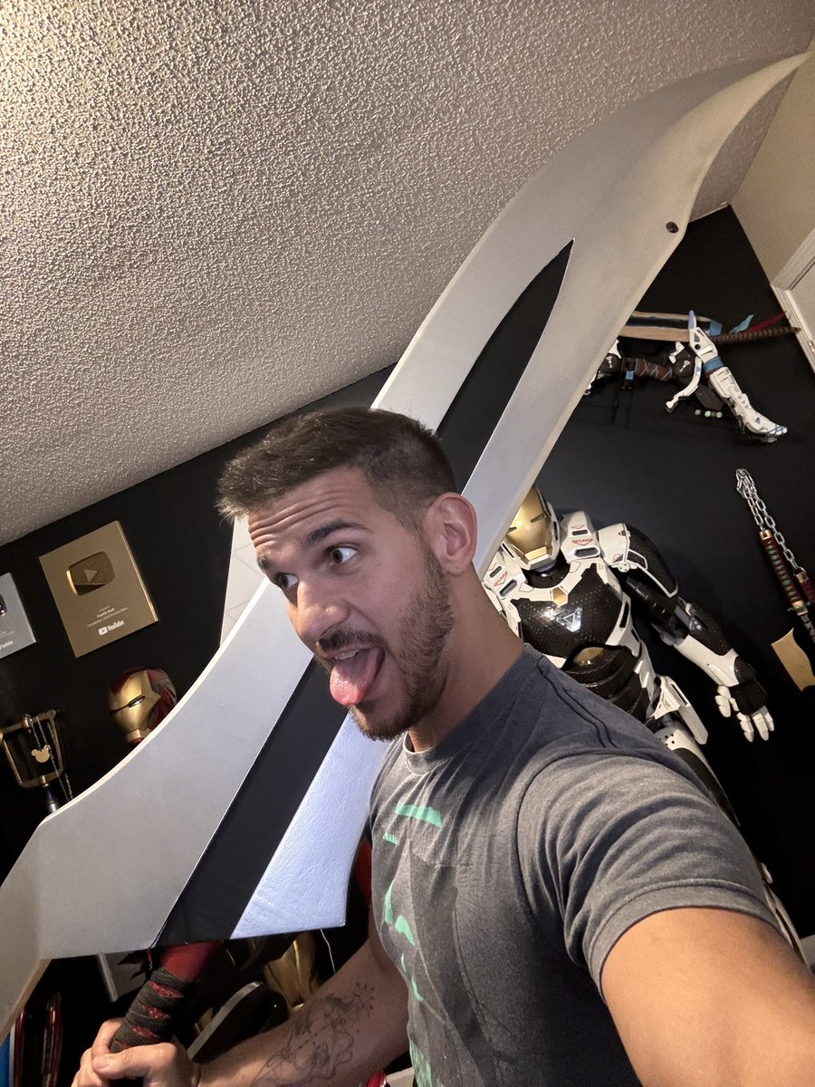 Frankly Built @ NYCC tweet media