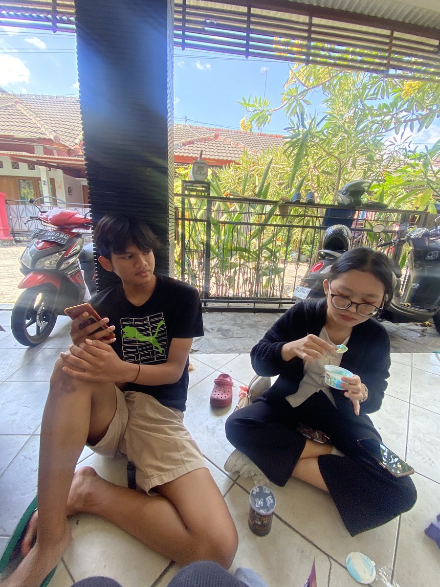 prsimary's tweet image. aku mau kerkel tp temenku yg punya rumah gaada di rumahnya….. kocak….