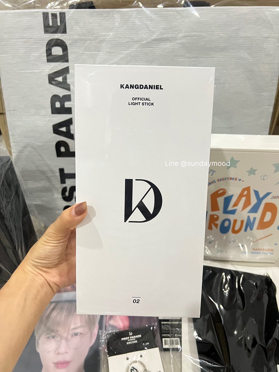 Sundaymoodshop's tweet photo. [พร้อมส่ง] แท่งไฟลดราคา!!
KANGDANIEL OFFICIAL LIGHT STICK

สินค้าของแท้💯
V.1 600฿
V.2 750฿
ค่าส่ง 50฿

สั่งซื้อทาง
🧡 Shopee: https://t.co/rkRKdP8ViX
💚 LINE: https://t.co/67qOVwUoEU

#KANGDANIEL #ตลาดนัดดานิตี้ #ตลาดนัดDANITY #ตลาดนัดคังแดเนียล #คังแดเนียล #FirstParade https://t.co/Y9Qn8h8Vuc